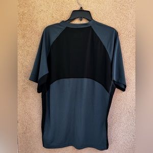 Columbia Sportswear Company Short-Sleeve Tshirt Size Large